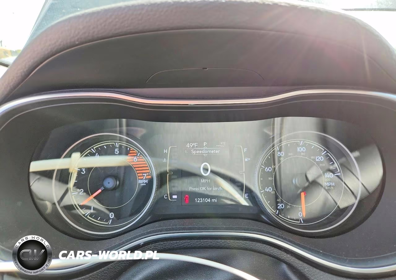 2019 Jeep Cherokee Latitude Plus VIN:1C4PJMLN4KD167371 - 9