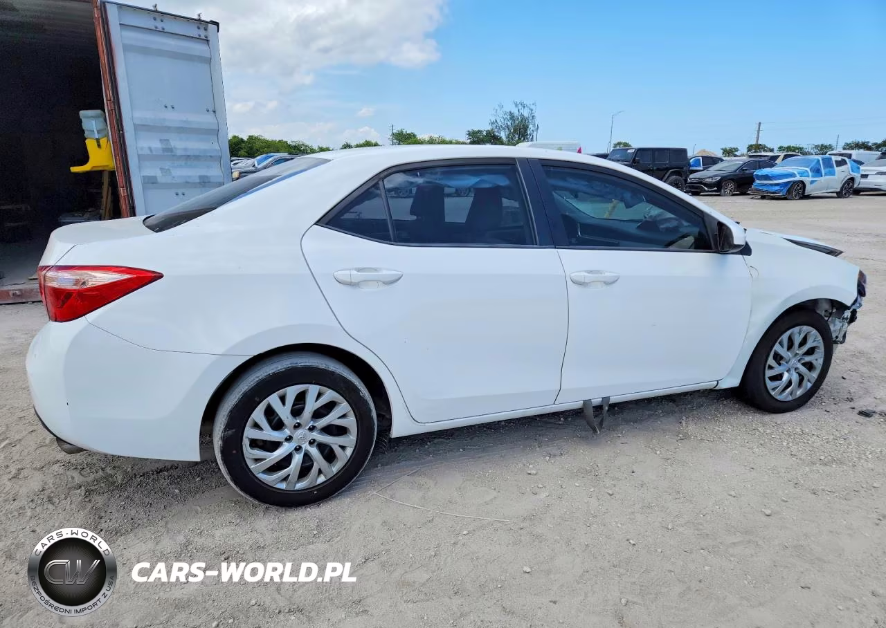 2019 Toyota Corolla Le VIN:2T1BURHE6KC229342 - 3