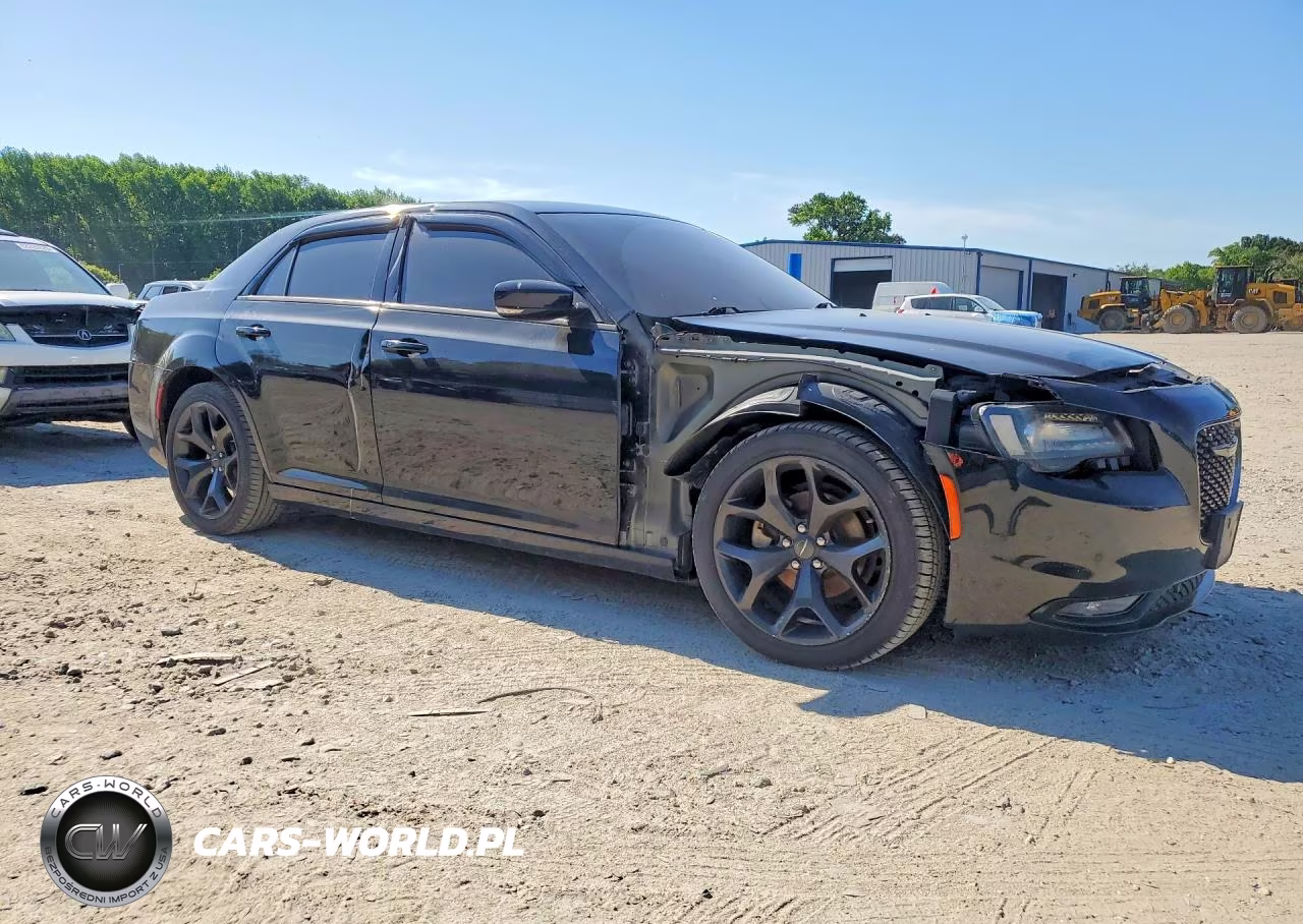 2021 Chrysler 300 S VIN:2C3CCABG3MH626412 - 4