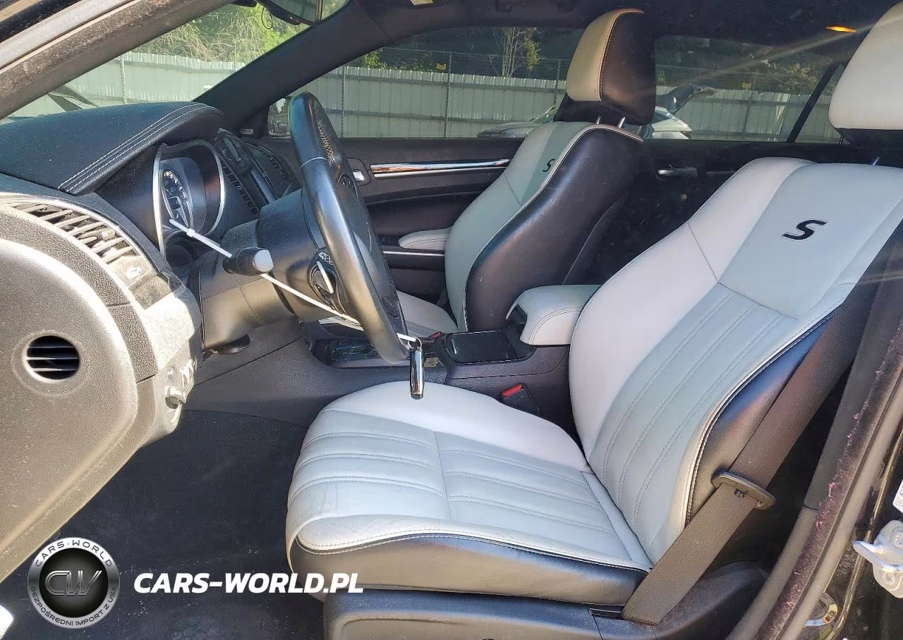 2021 Chrysler 300 S VIN:2C3CCABG3MH626412 - 7