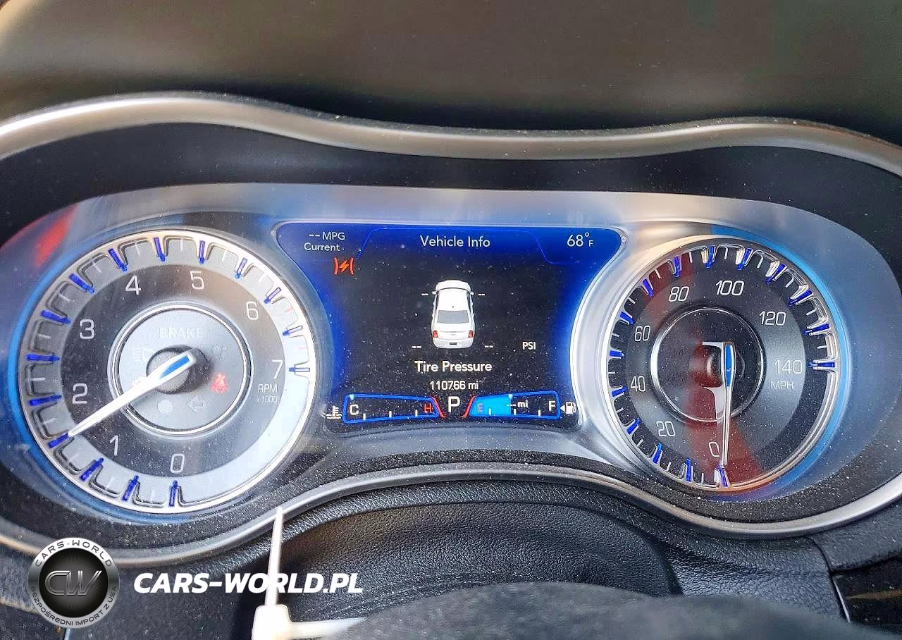 2021 Chrysler 300 S VIN:2C3CCABG3MH626412 - 9
