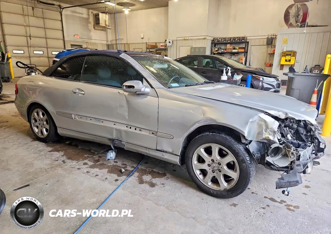 2004 Mercedes-Benz Clk 320 VIN:WDBTK65GX4T030948 - 4
