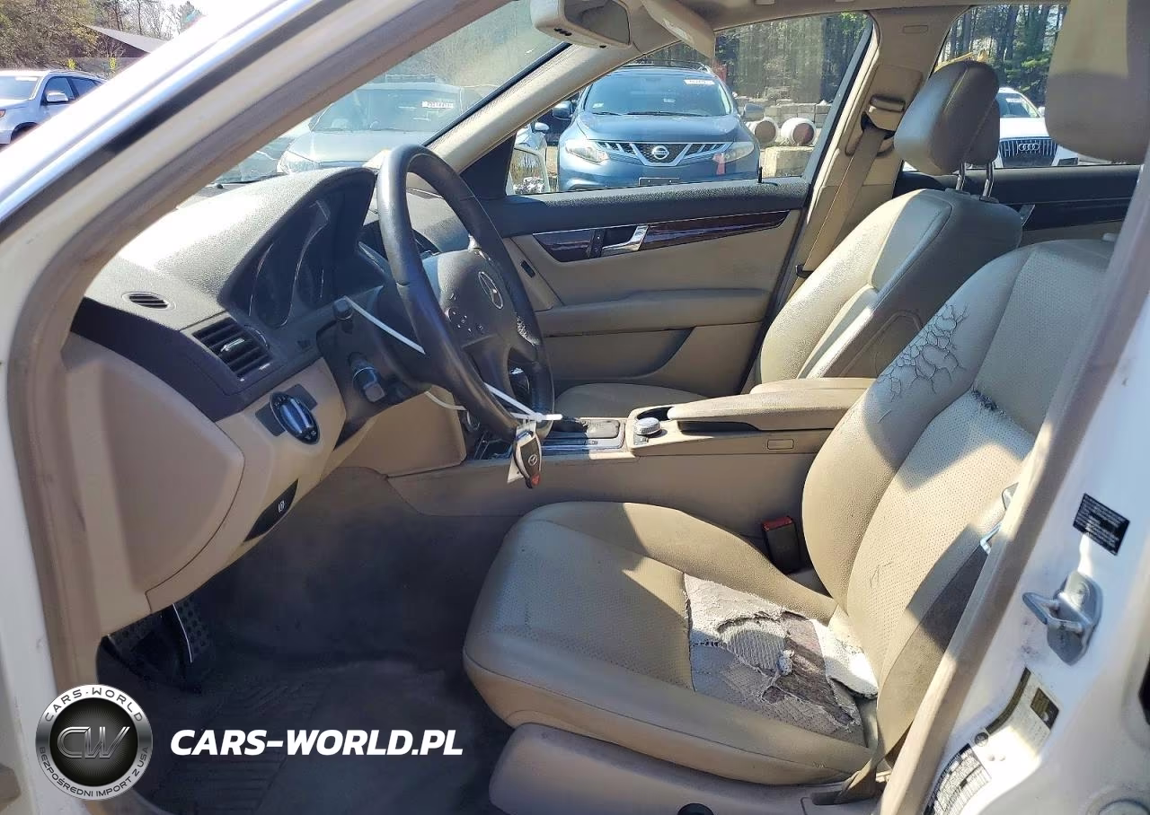 2010 Mercedes-Benz C 300 4Matic VIN:WDDGF8BB6AF490622 - 7