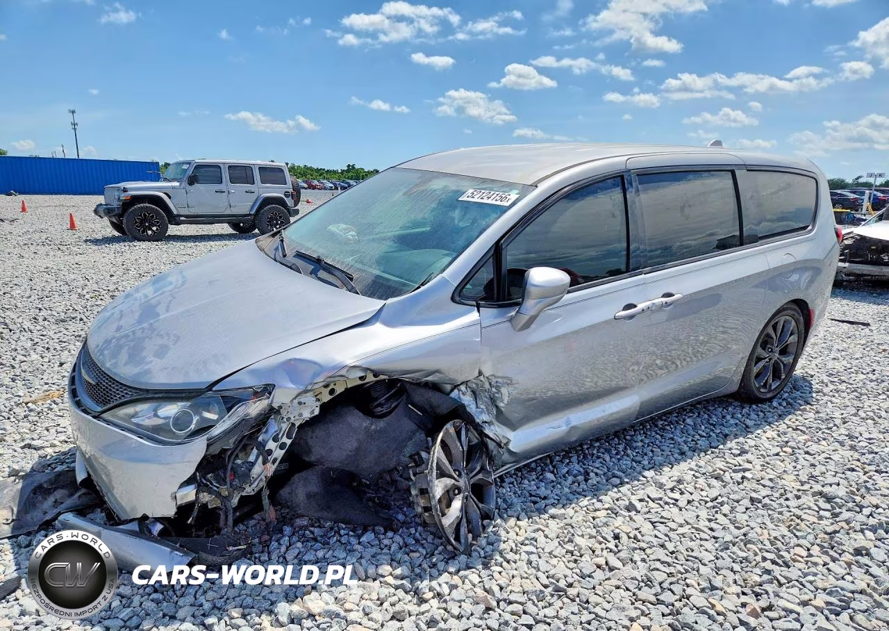 2020 Chrysler Pacifica Touring