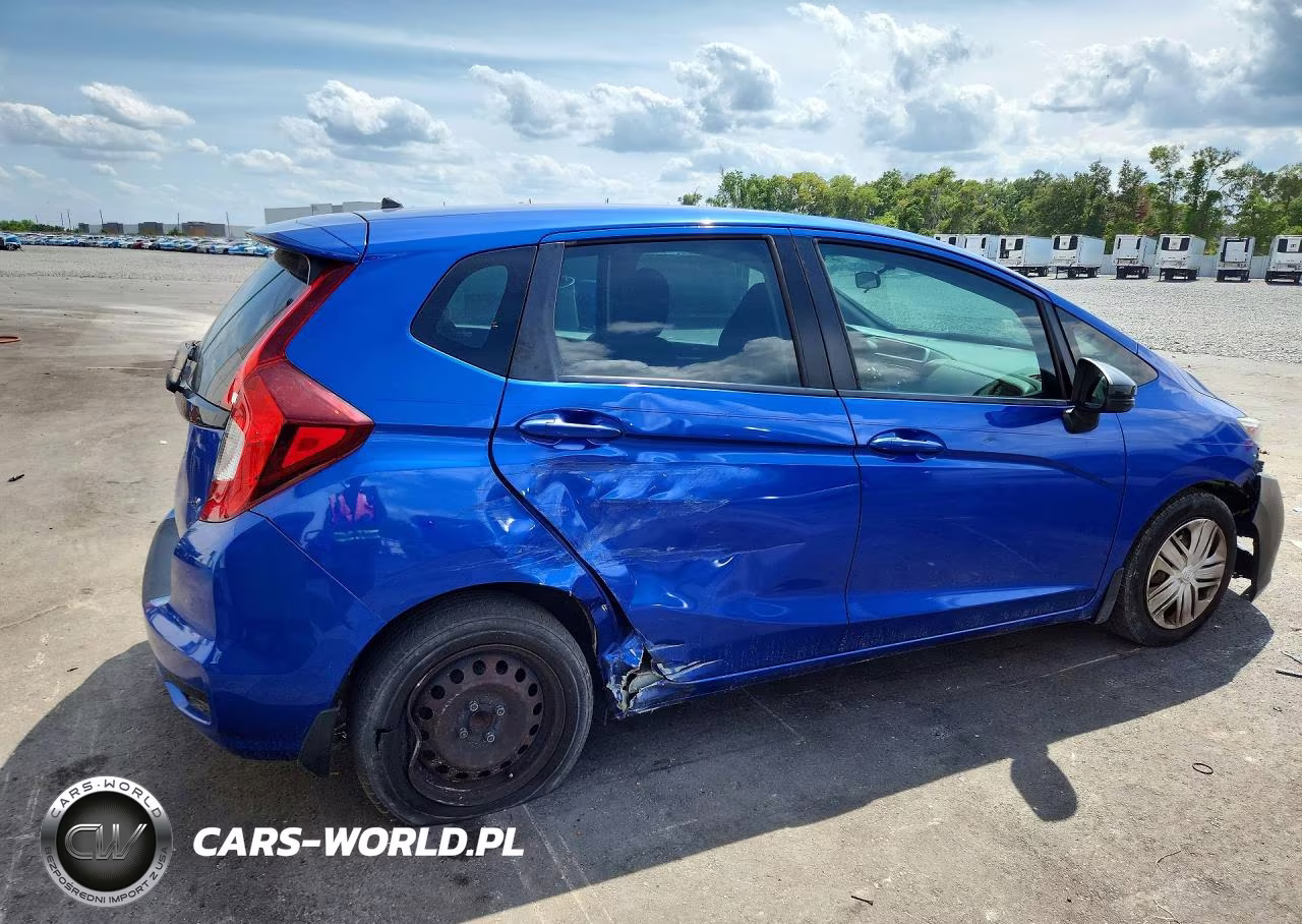 2018 Honda Fit Lx VIN:3HGGK5G45JM724667 - 3