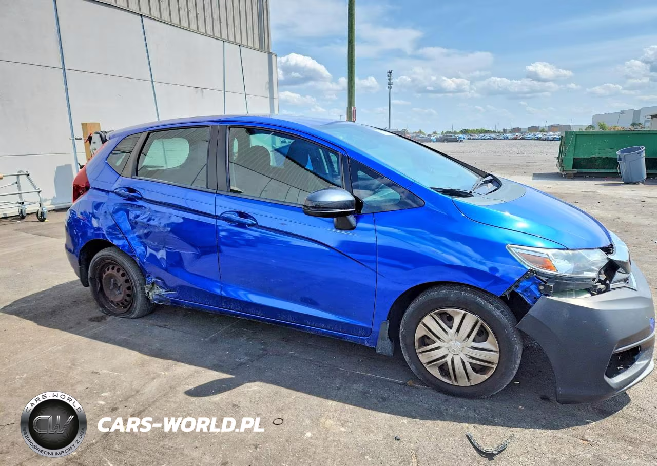2018 Honda Fit Lx VIN:3HGGK5G45JM724667 - 4
