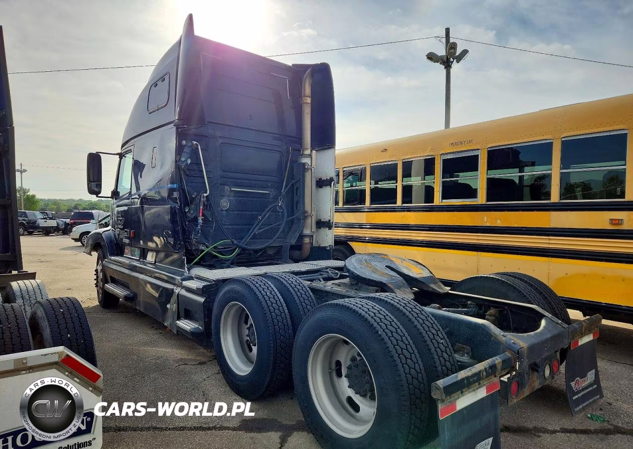 2000 Volvo Vnl Semi Truck VIN:4V4ND4RJ0YN233473 - 3
