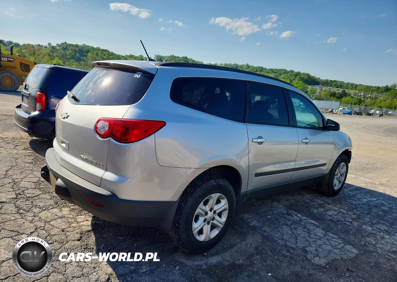 2011 Chevrolet Traverse Ls VIN:1GNKVEED3BJ222443 - 3