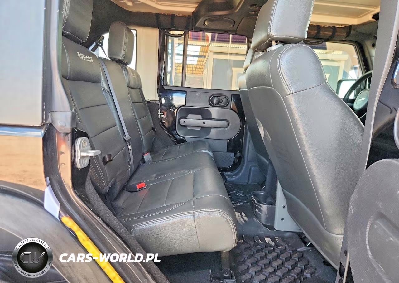 2008 Jeep Wrangler Unlimited Rubicon VIN:1J4GA691X8L613869 - 10