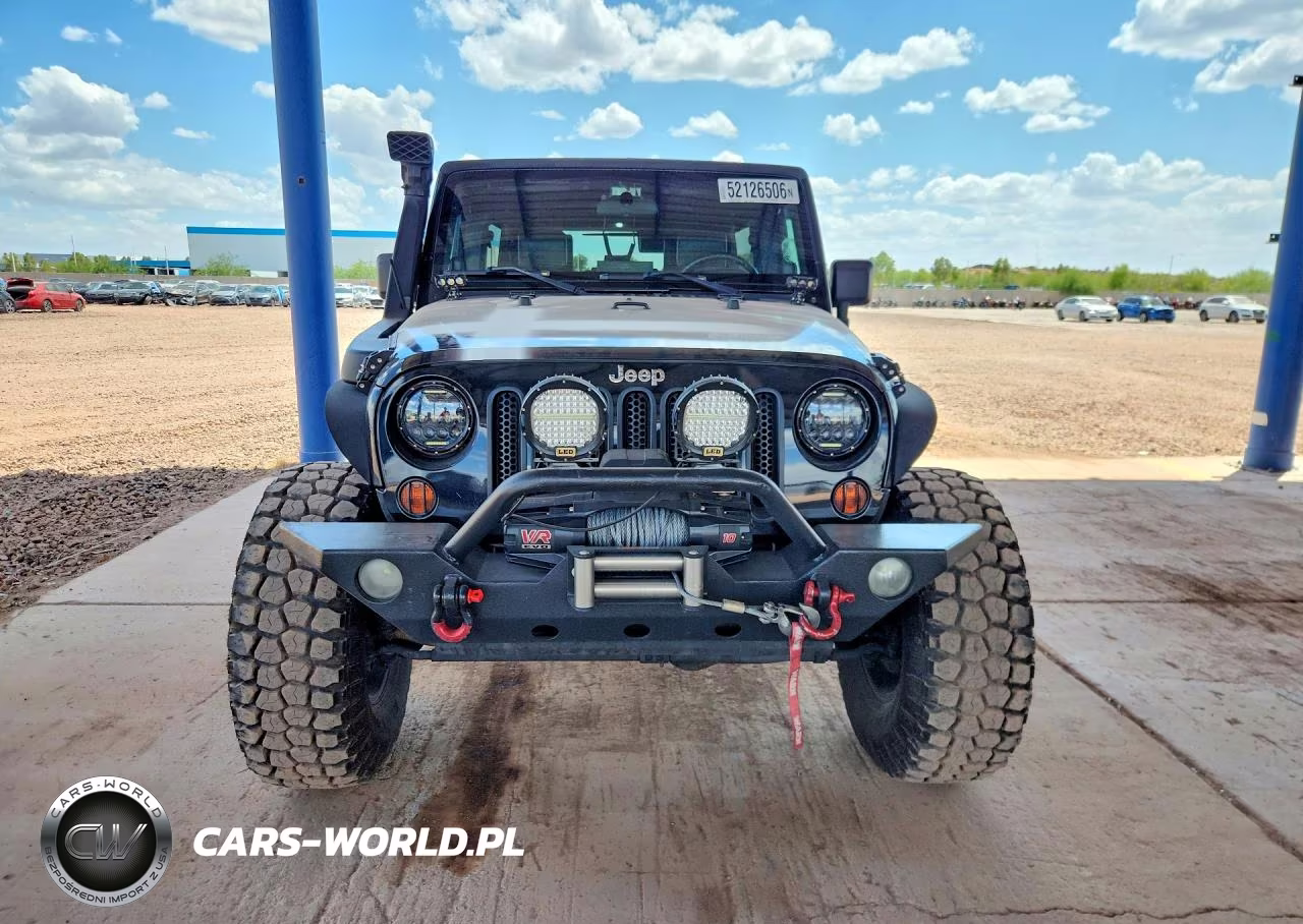 2008 Jeep Wrangler Unlimited Rubicon VIN:1J4GA691X8L613869 - 5