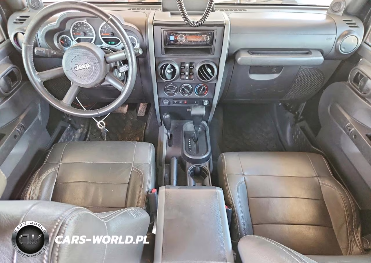 2008 Jeep Wrangler Unlimited Rubicon VIN:1J4GA691X8L613869 - 8