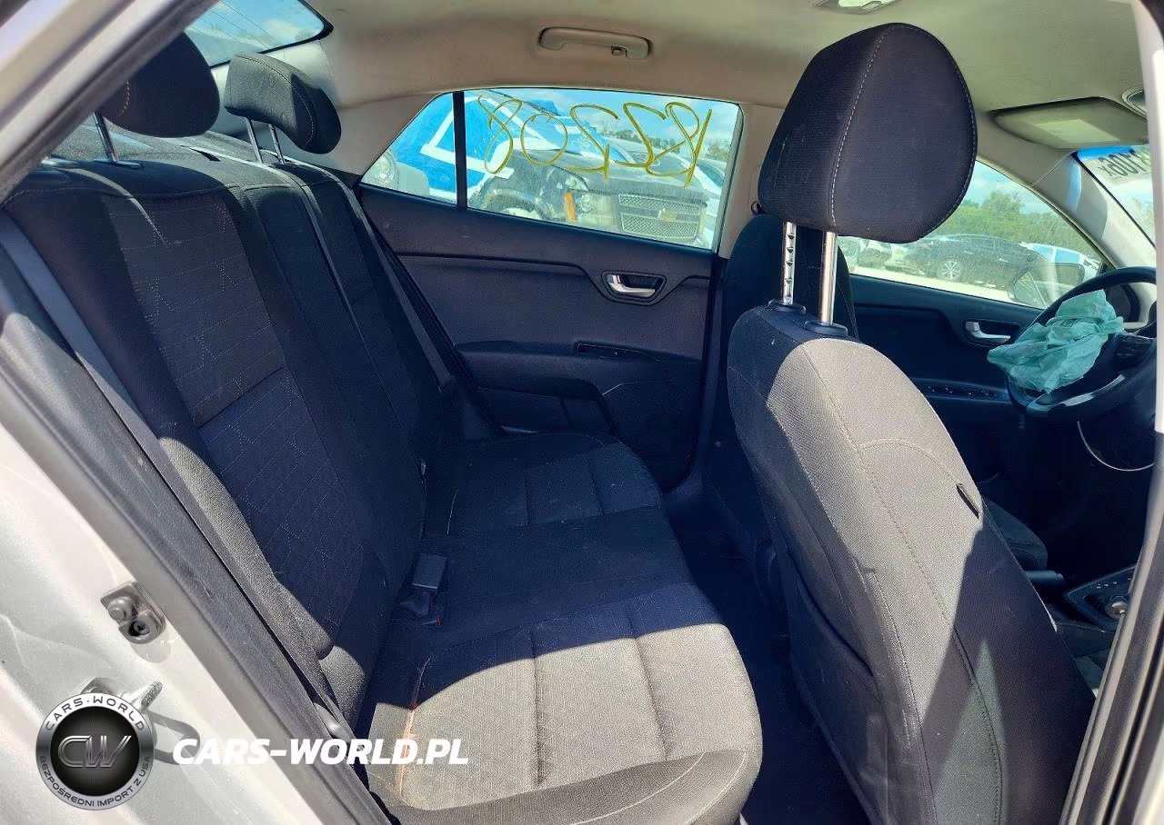 2020 Kia Rio S VIN:3KPA24AD2LE329642 - 10