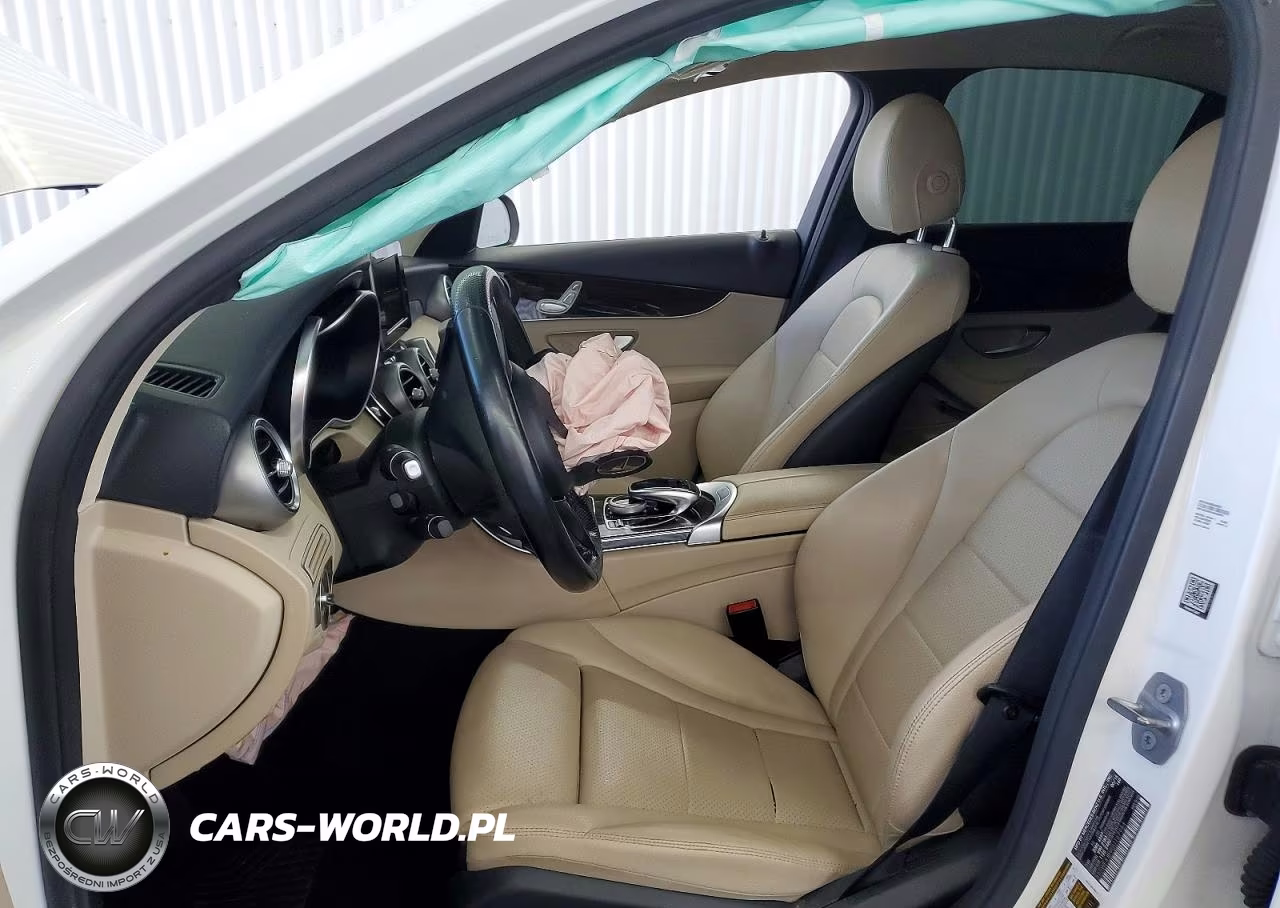 2016 Mercedes-Benz C 300 VIN:55SWF4JB9GU167984 - 7