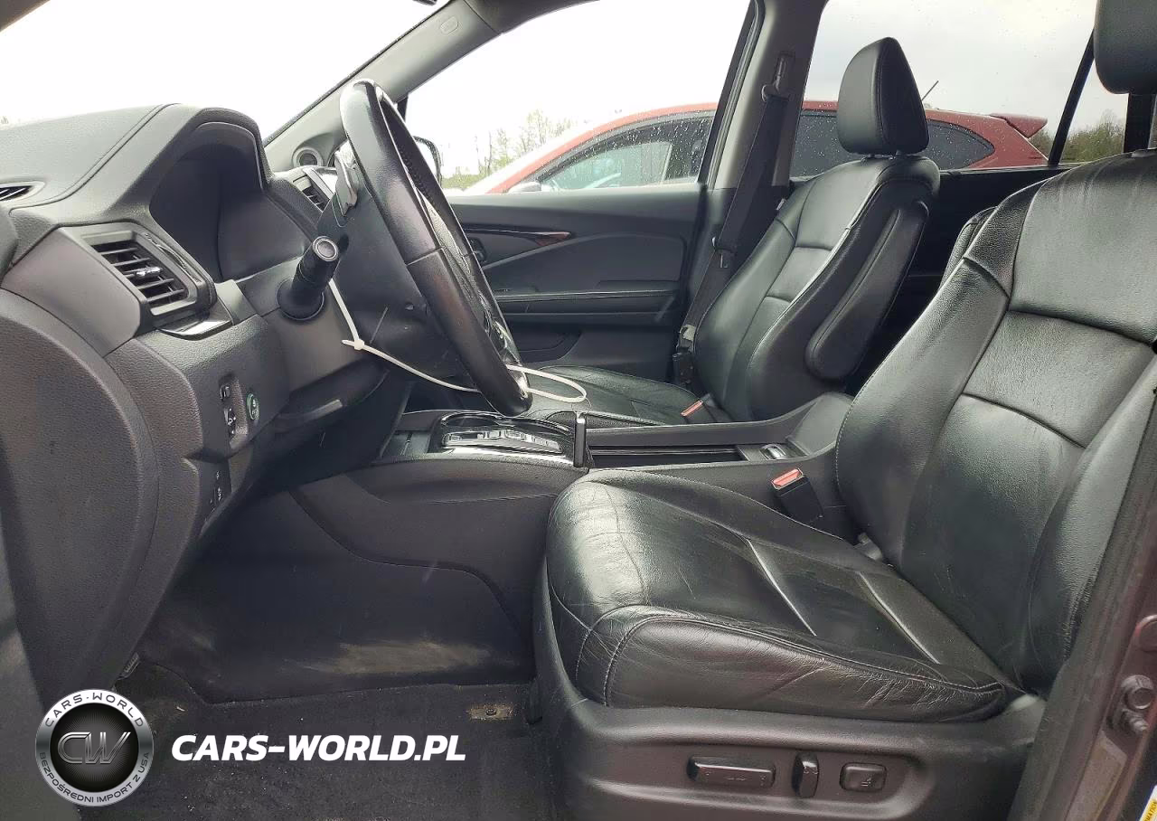 2018 Honda Pilot Touring VIN:5FNYF6H97JB017632 - 7