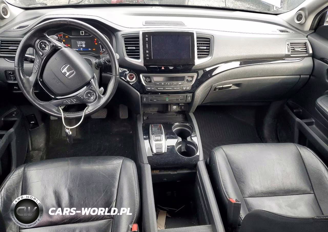 2018 Honda Pilot Touring VIN:5FNYF6H97JB017632 - 8