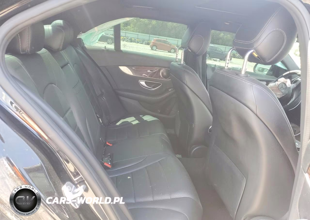 2018 Mercedes-Benz C 300 VIN:55SWF4JB7JU254211 - 10