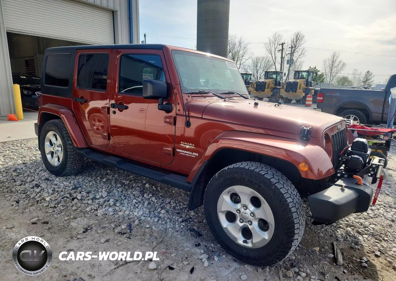 2014 Jeep Wrangler Unlimited Sahara VIN:1C4BJWEG2EL252028 - 4