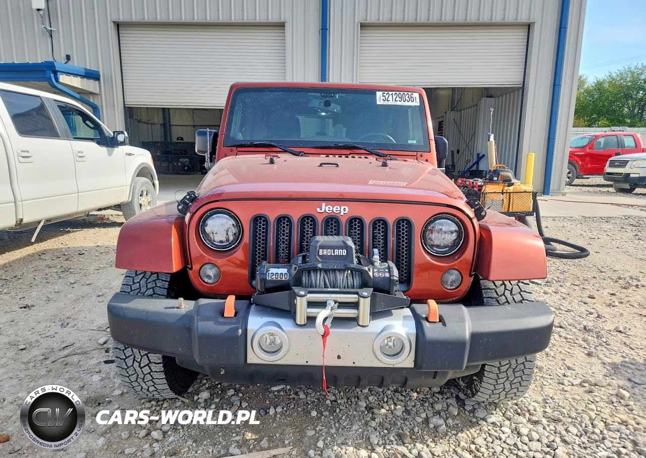 2014 Jeep Wrangler Unlimited Sahara VIN:1C4BJWEG2EL252028 - 5