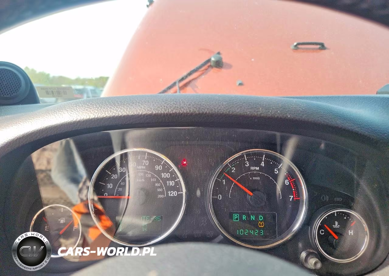 2014 Jeep Wrangler Unlimited Sahara VIN:1C4BJWEG2EL252028 - 9