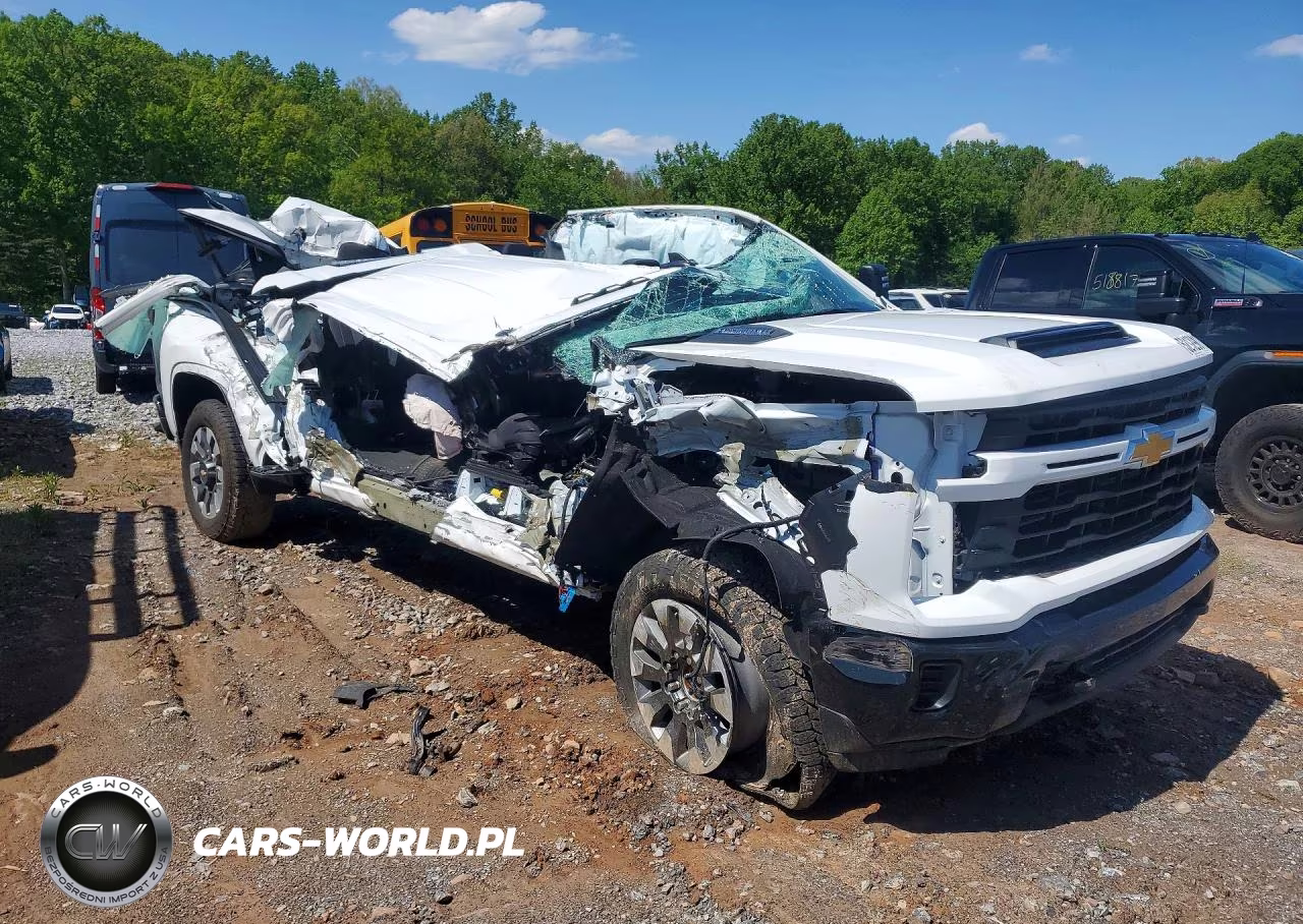 2024 Chevrolet Silverado C2500 Custom VIN:2GC4WMEYXR1247906 - 4
