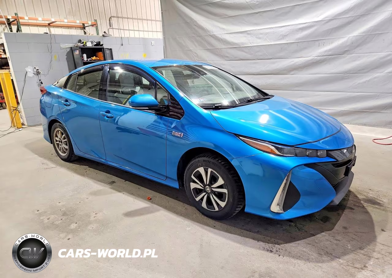 2018 Toyota Prius Prime Premium VIN:JTDKARFP6J3097090 - 4