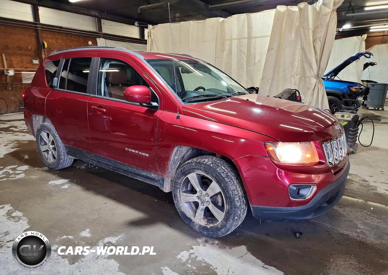 2016 Jeep Compass Latitude VIN:1C4NJDEBXGD650977 - 4