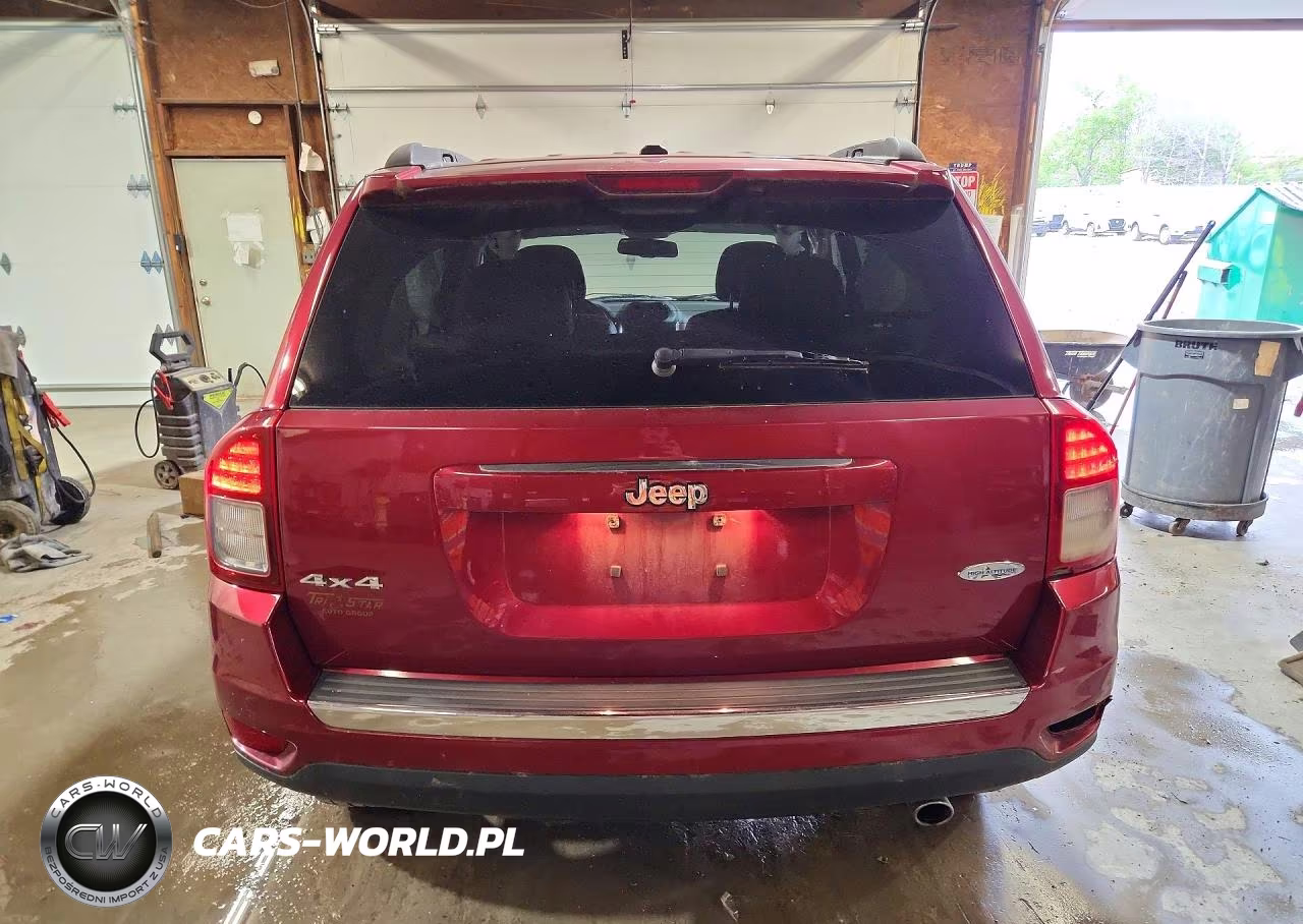 2016 Jeep Compass Latitude VIN:1C4NJDEBXGD650977 - 6