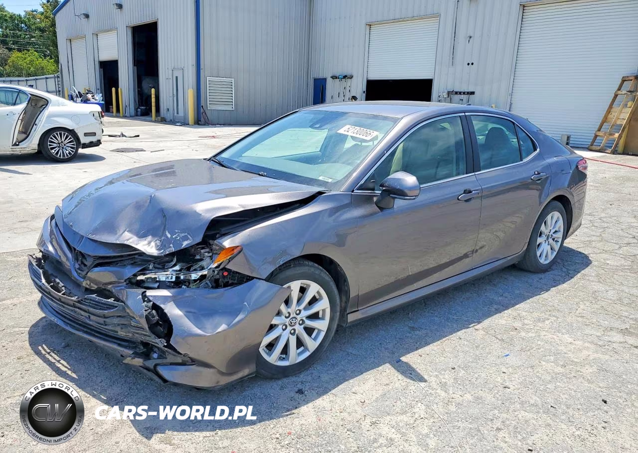 2019 Toyota Camry Le – zdjęcie 1 z 12