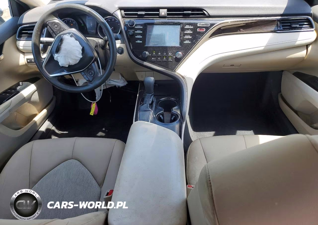 2019 Toyota Camry Le VIN:4T1B11HK2KU809542 - 8