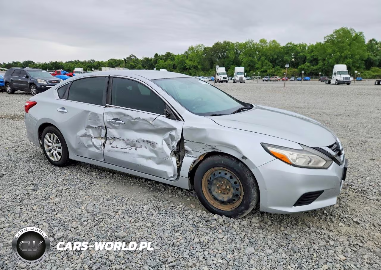2017 Nissan Altima 2.5 S VIN:1N4AL3AP3HN340577 - 4
