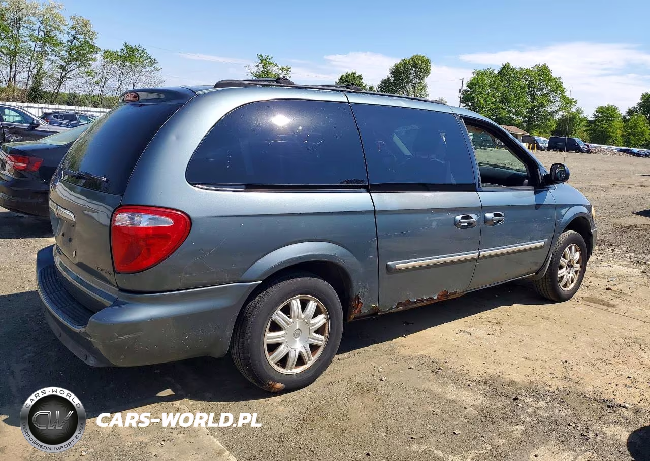 2005 Chrysler Town & Country Touring VIN:2C4GP54L95R582737 - 3