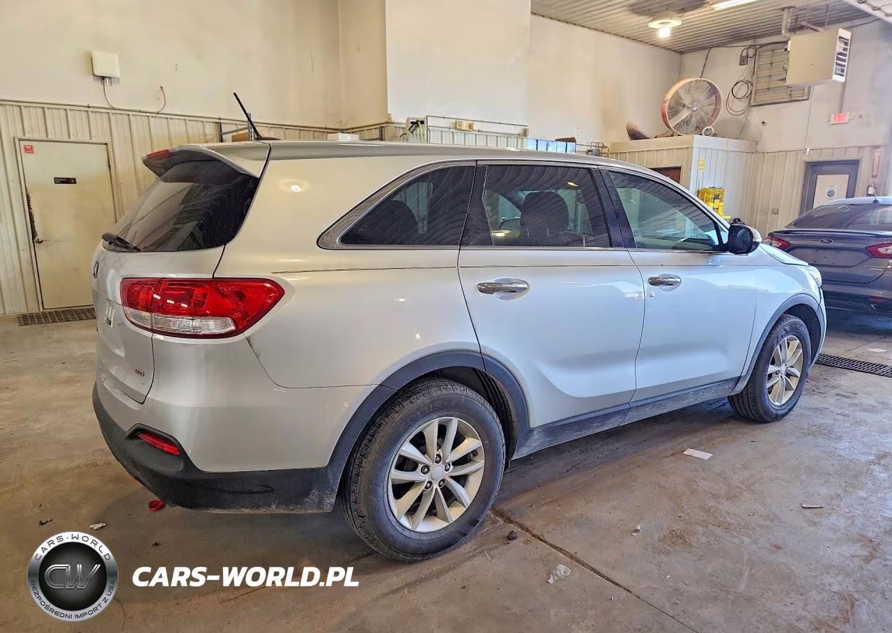 2017 Kia Sorento L VIN:5XYPG4A3XHG252550 - 3