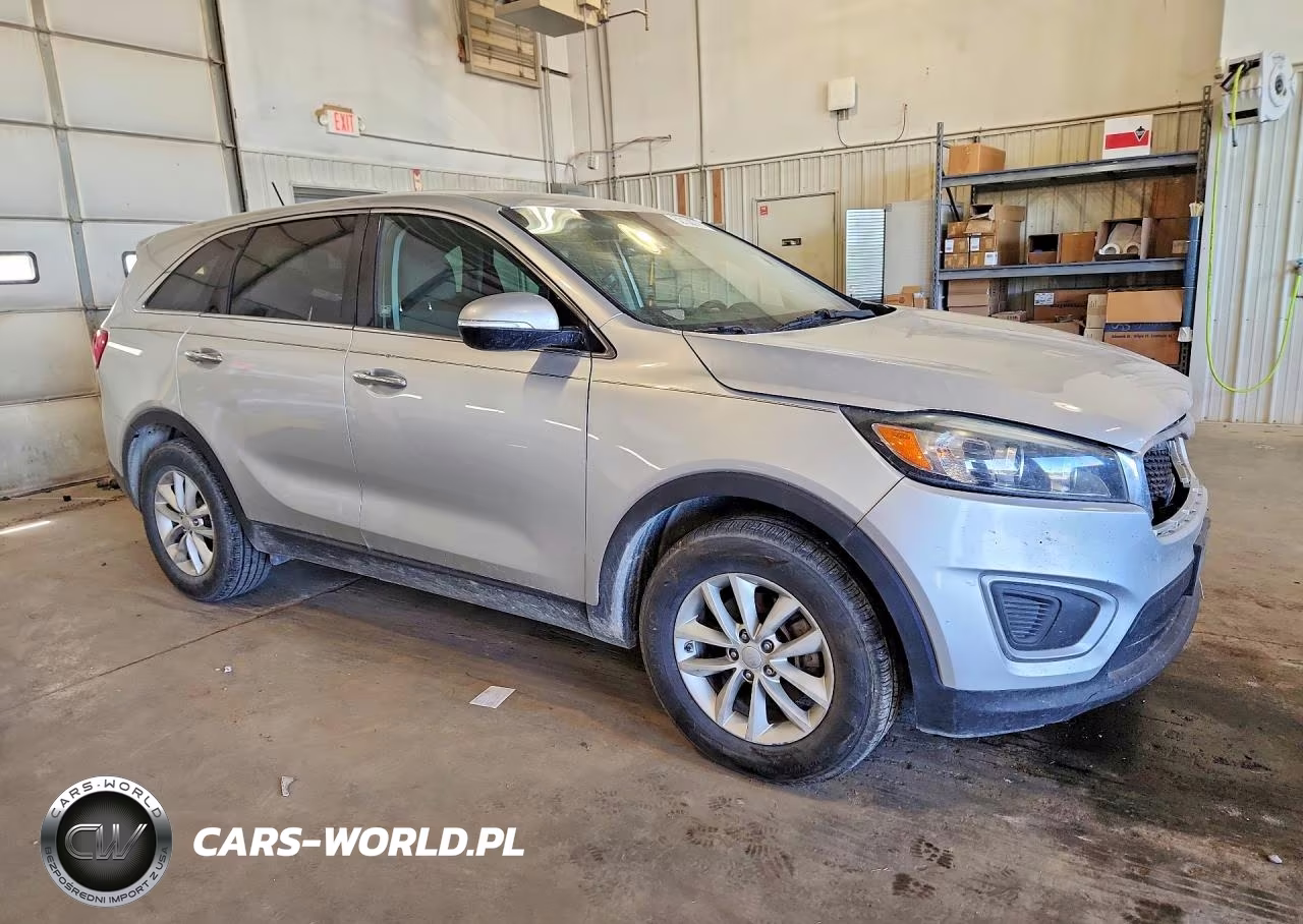 2017 Kia Sorento L VIN:5XYPG4A3XHG252550 - 4