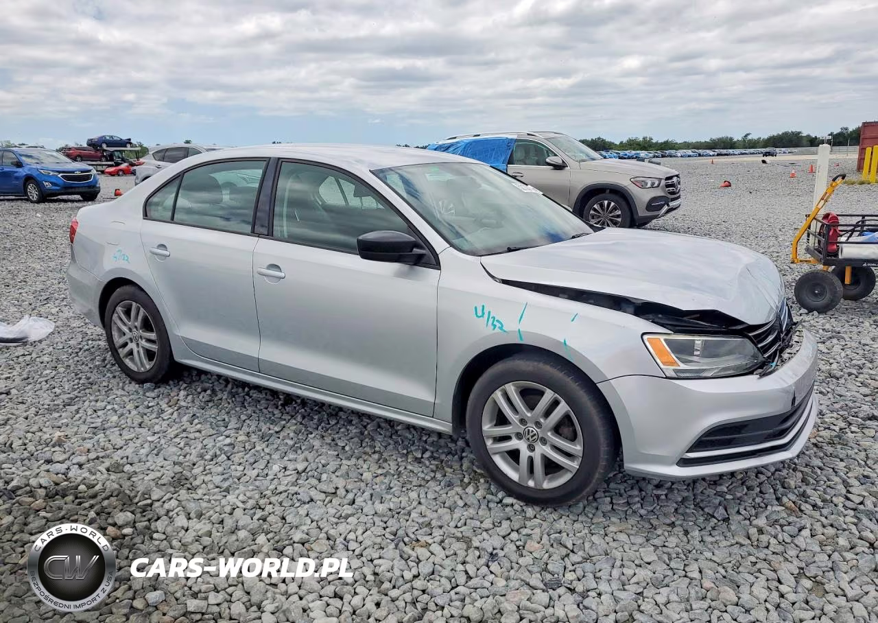 2015 Volkswagen Jetta Base VIN:3VW2K7AJ0FM239442 - 4