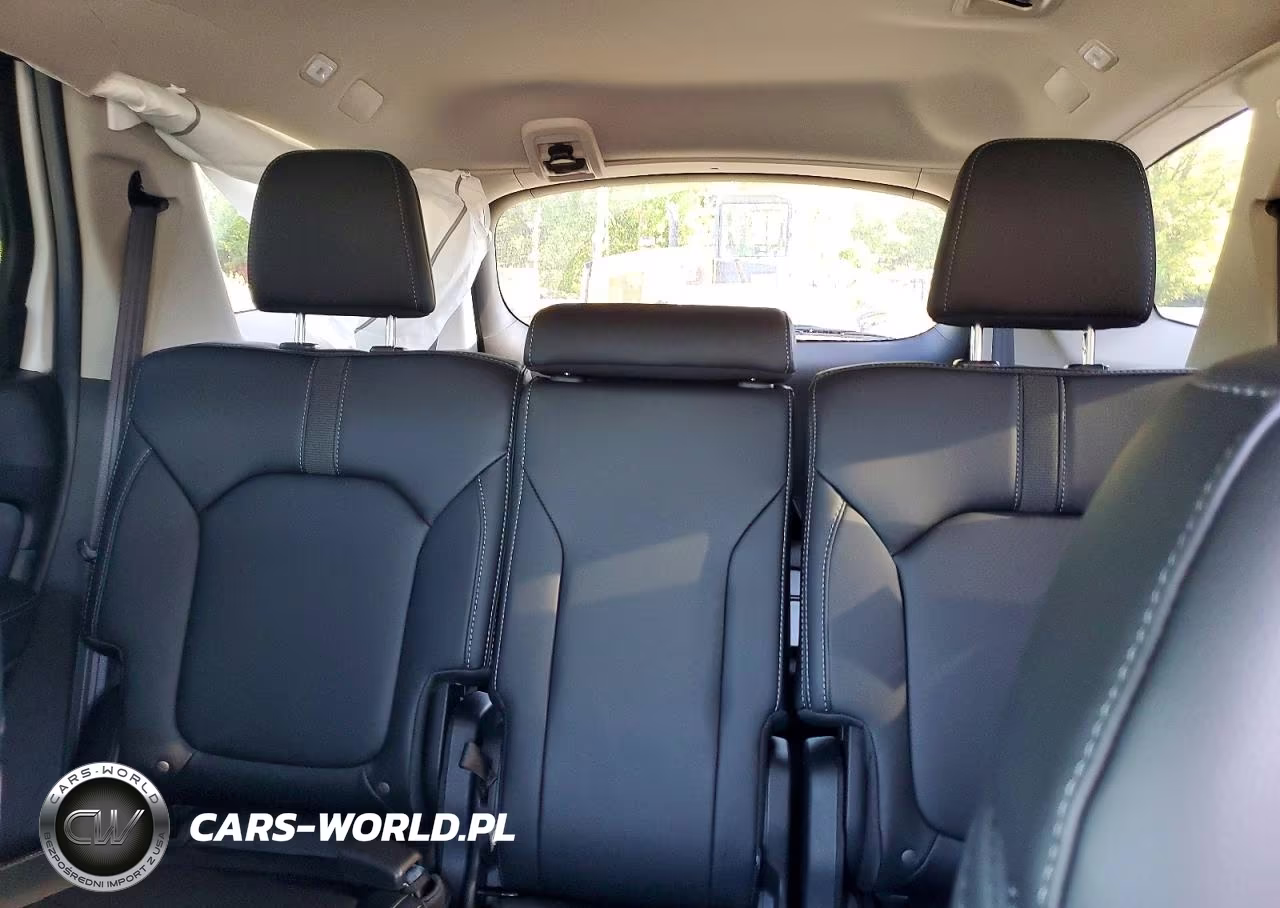 2025 Honda Pilot Touring VIN:5FNYG1H71SB160608 - 10