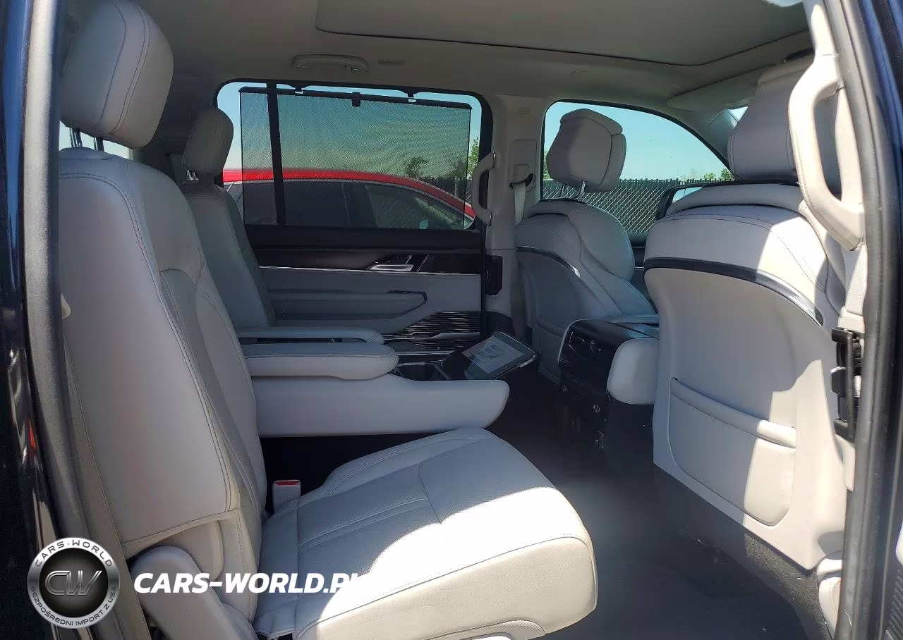 2022 Jeep Grand Wagoneer Series I VIN:1C4SJVEPXNS180673 - 11