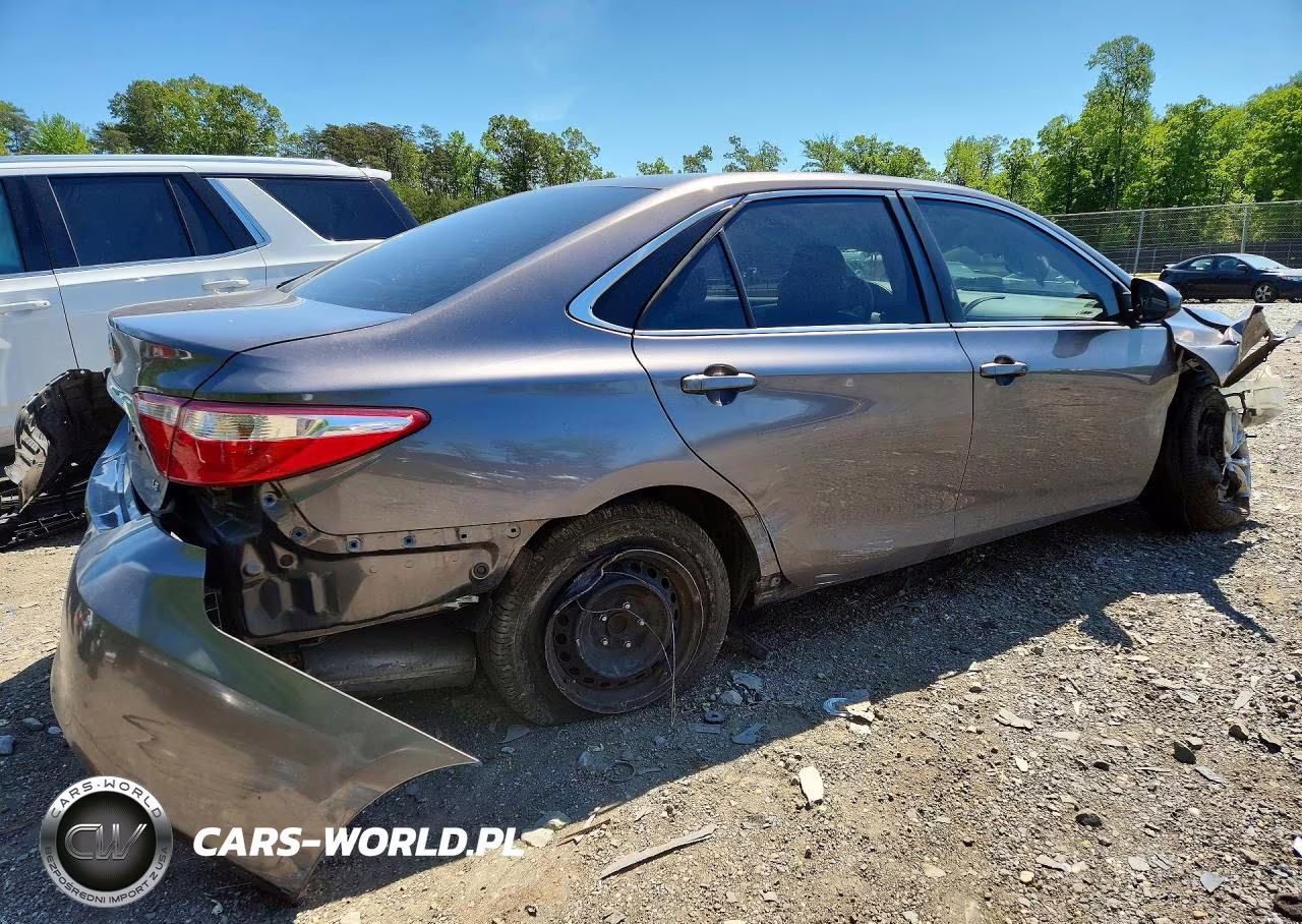 2017 Toyota Camry Le VIN:4T1BF1FK8HU694071 - 3