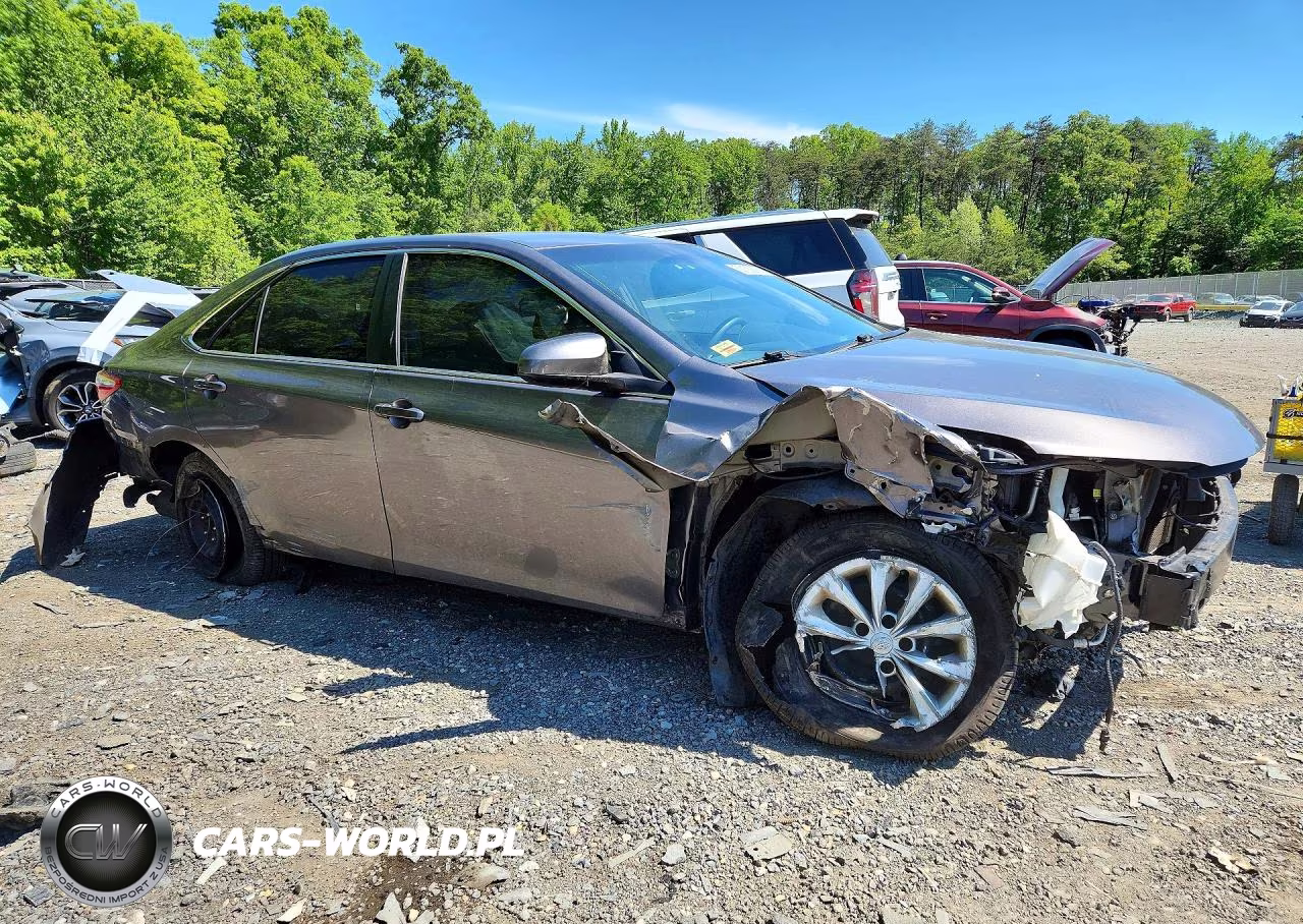 2017 Toyota Camry Le VIN:4T1BF1FK8HU694071 - 4