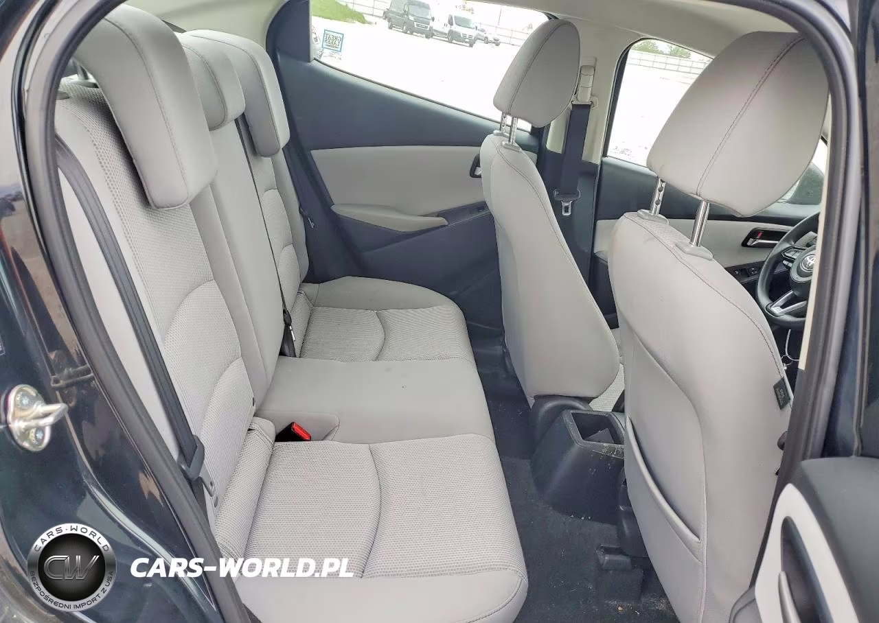 2019 Toyota Yaris Le VIN:3MYDLBYV4KY516201 - 10