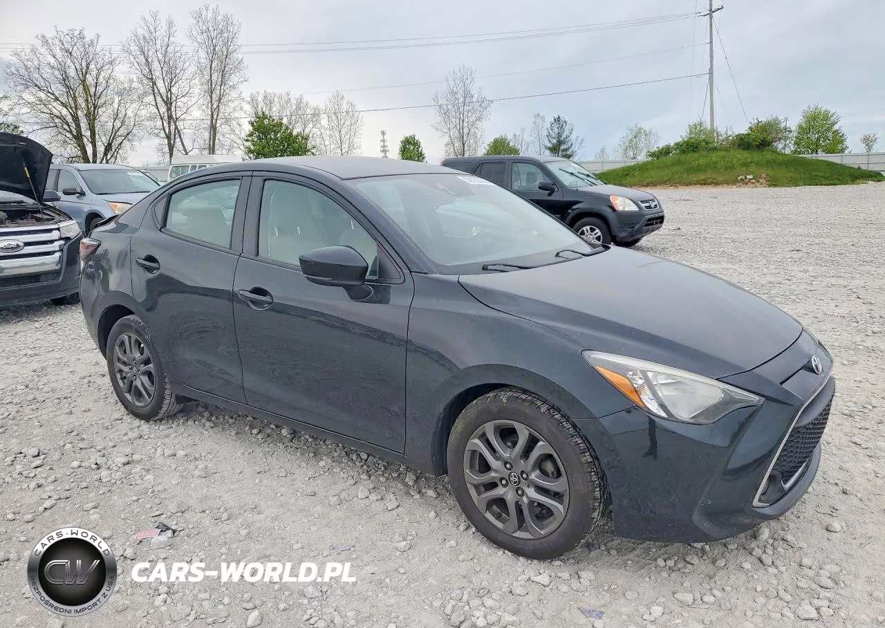 2019 Toyota Yaris Le VIN:3MYDLBYV4KY516201 - 4