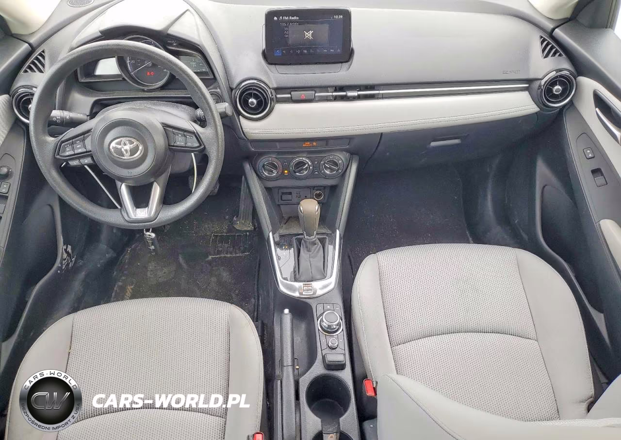2019 Toyota Yaris Le VIN:3MYDLBYV4KY516201 - 8