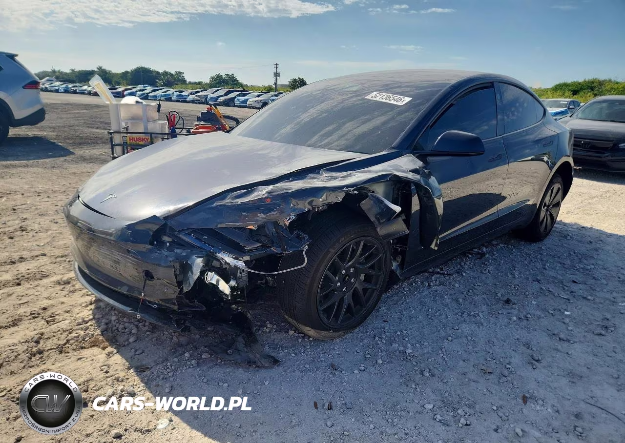 2026 Tesla Model 3 – zdjęcie 1 z 13
