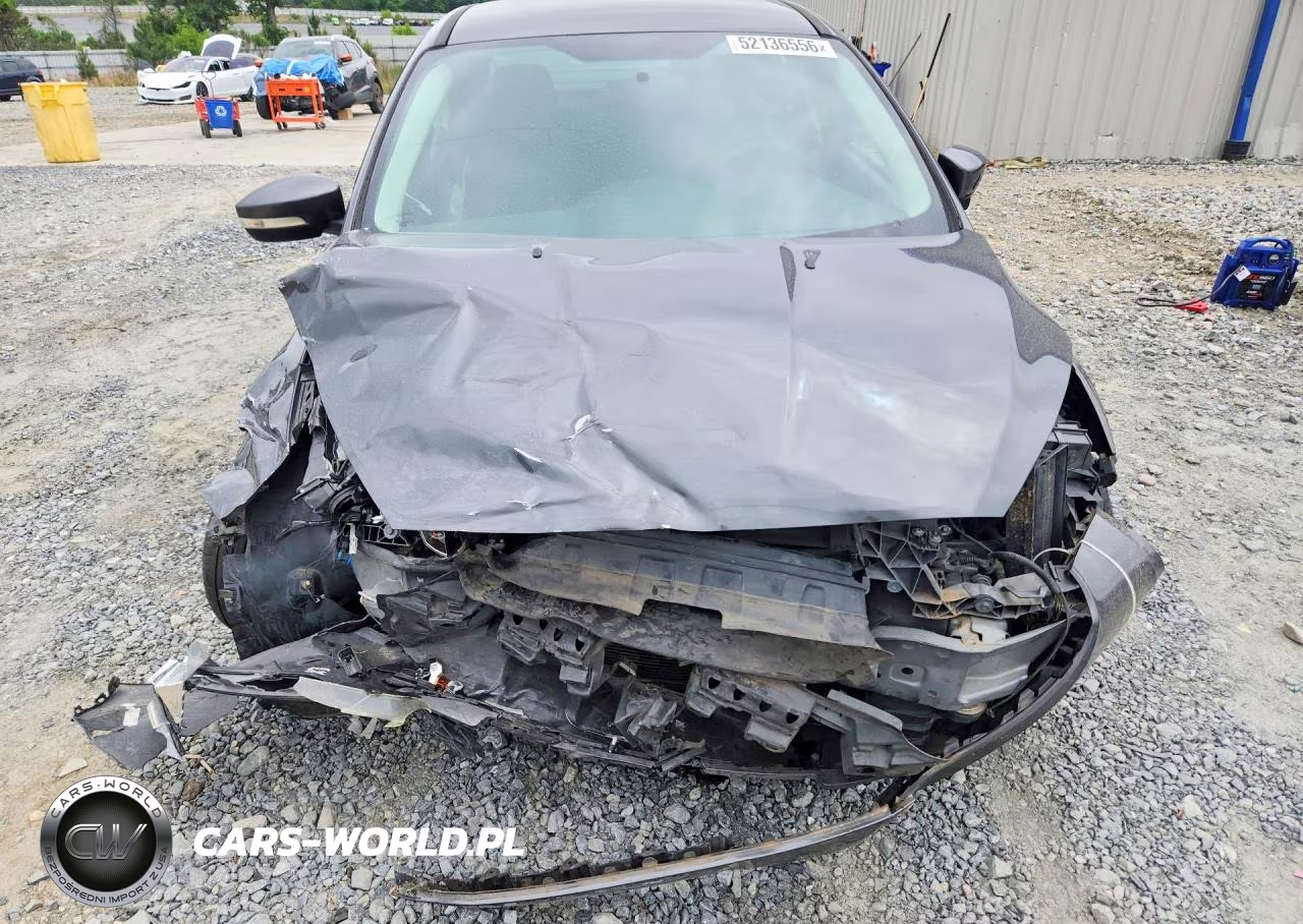 2017 Ford Focus Se VIN:1FADP3F24HL201584 - 5