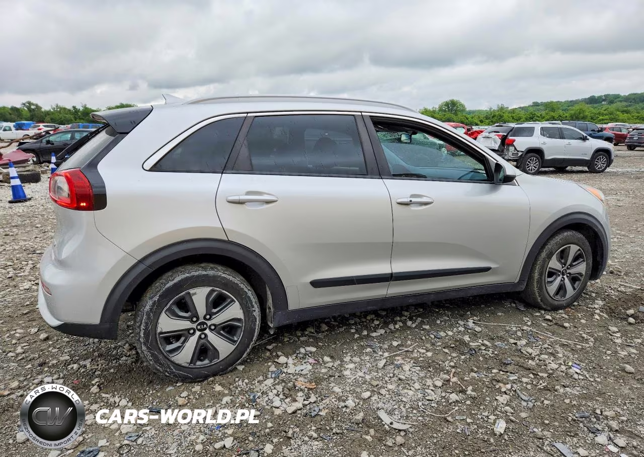 2017 Kia Niro Lx VIN:KNDCB3LC2H5040304 - 3