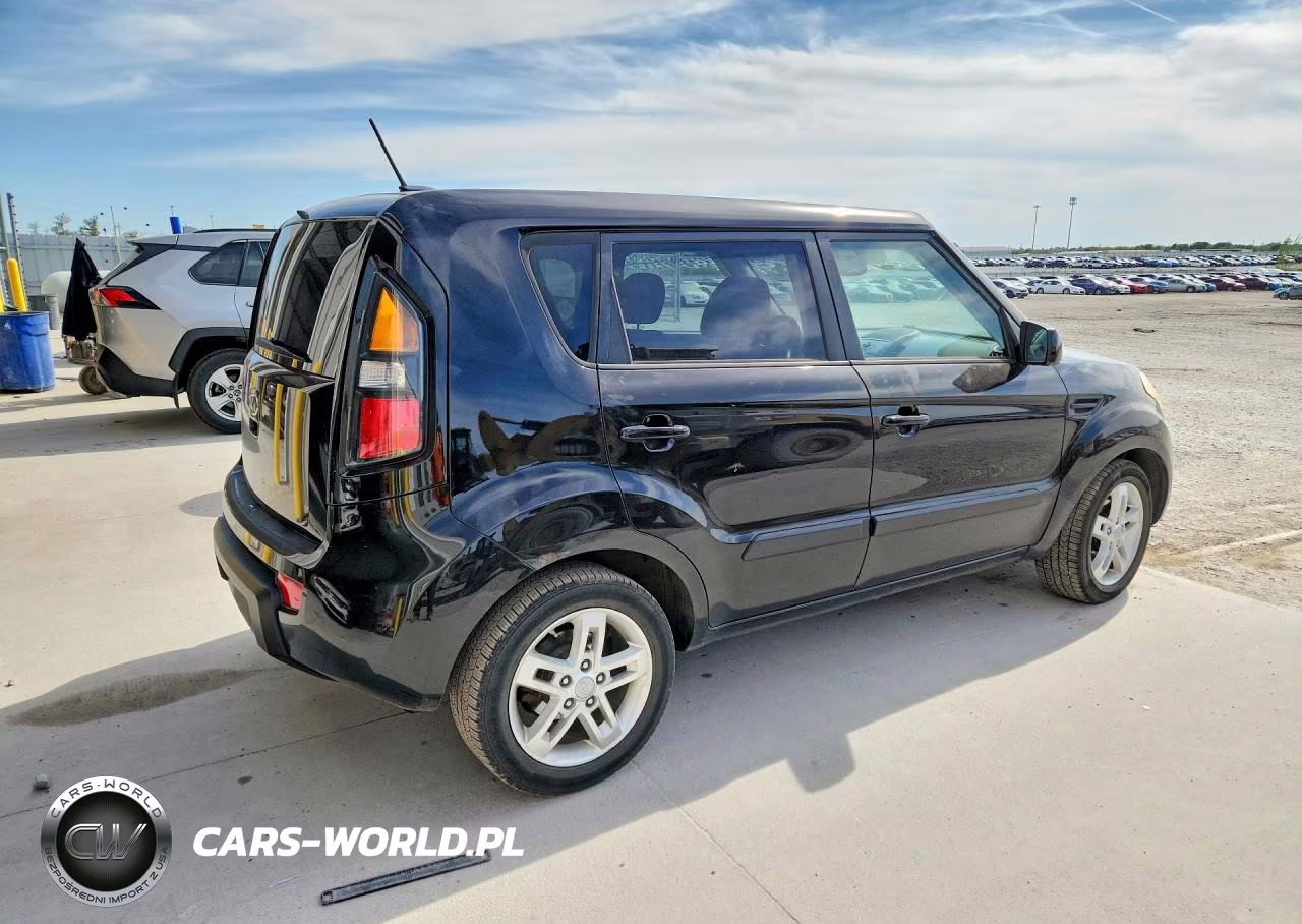 2011 Kia Soul + VIN:KNDJT2A29B7237295 - 3