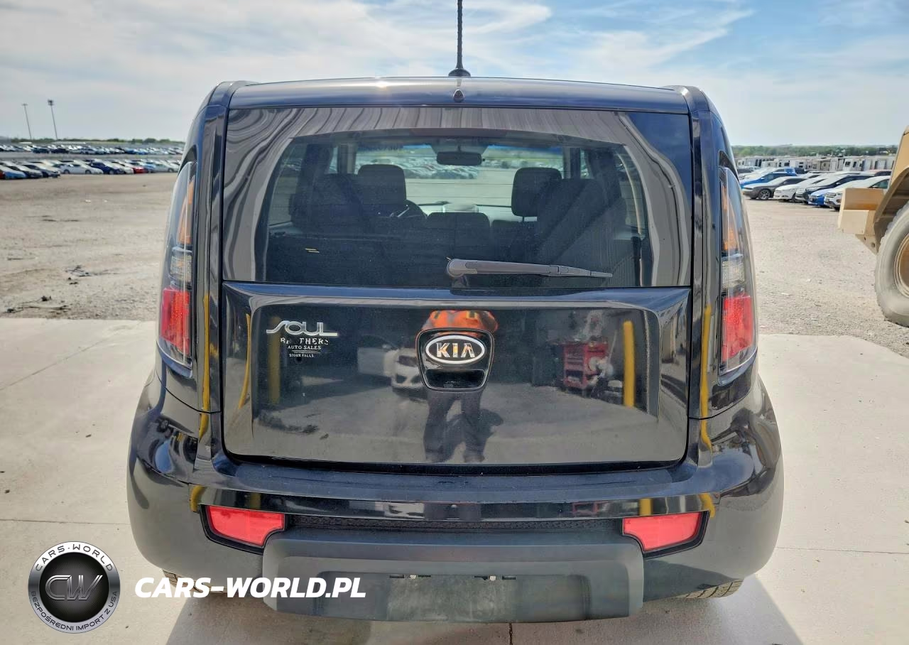 2011 Kia Soul + VIN:KNDJT2A29B7237295 - 6