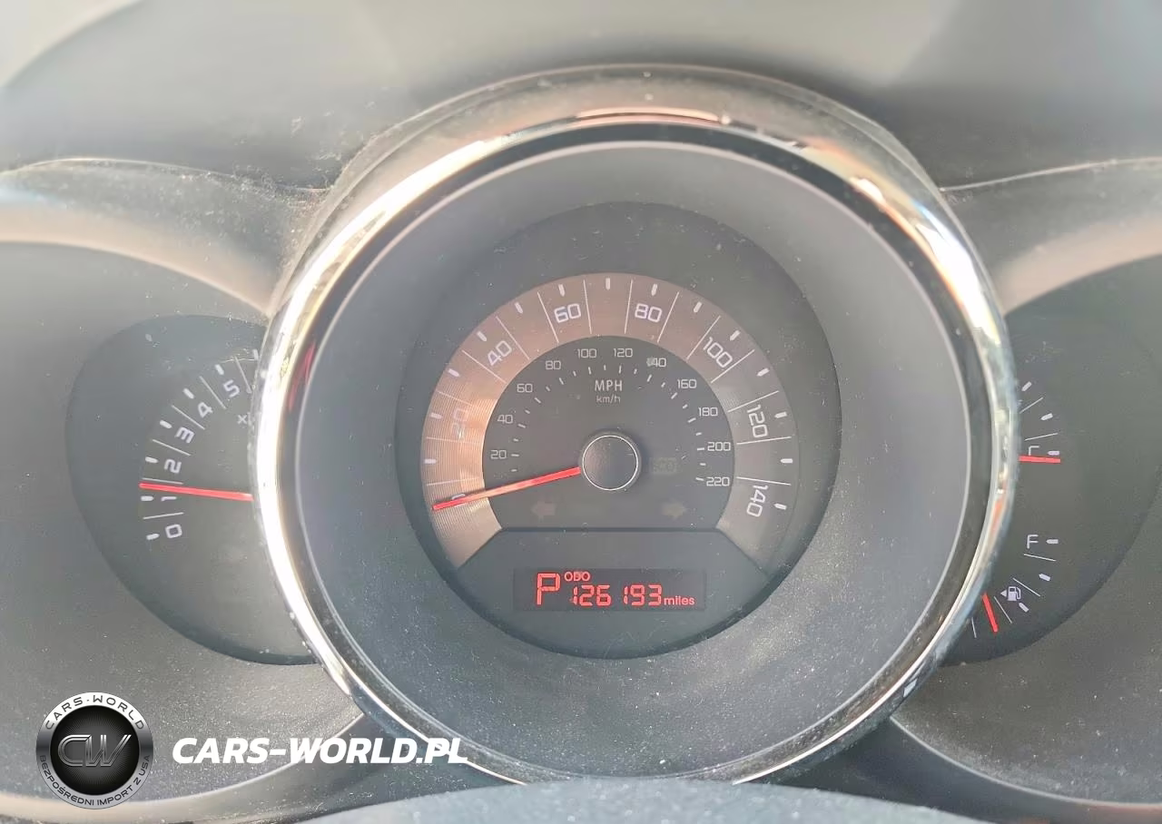 2011 Kia Soul + VIN:KNDJT2A29B7237295 - 9