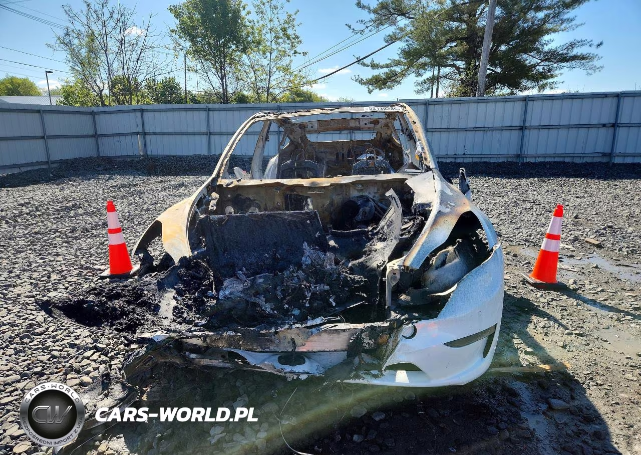 2020 Tesla Model Y VIN:5YJYGDEE3LF032845 - 5