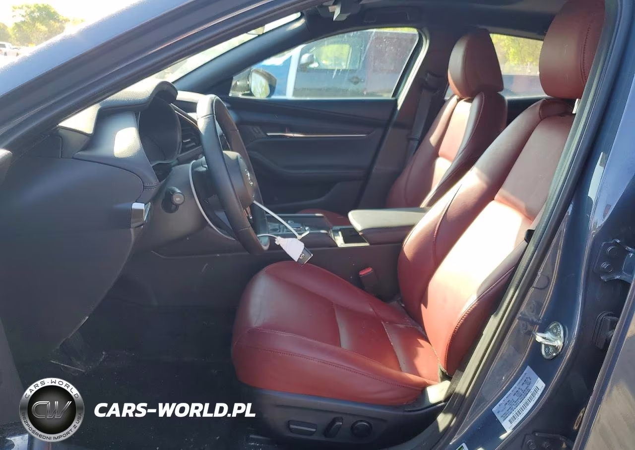 2026 Mazda 3 Preferred VIN:JM1BPBLL8T1860622 - 7