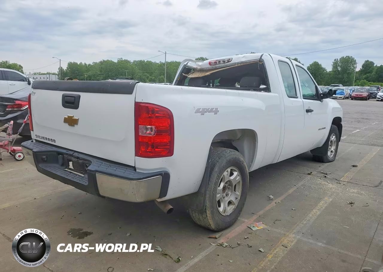 2013 Chevrolet Silverado K1500 VIN:1GCRKPEA9DZ162951 - 3